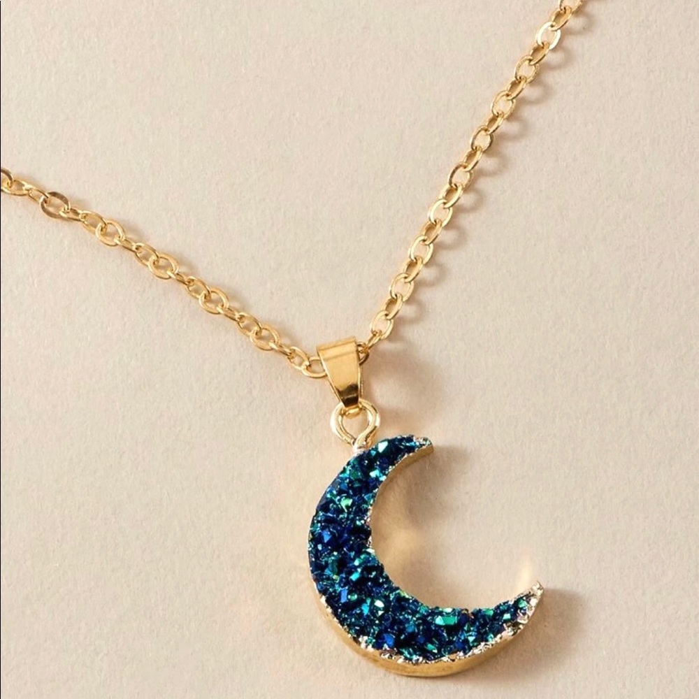 ✨Moon Charm Pendant✨ - Picture 2 of 7